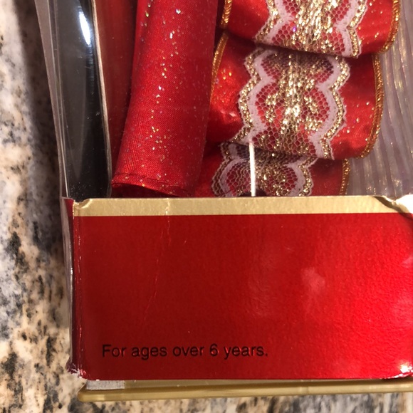 1997 Happy Holidays 10th Anniversary Barbie - Picture 11 of 16